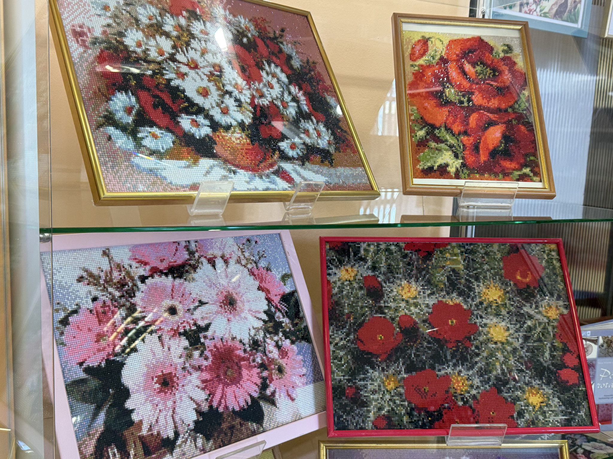 Maijas Strazdas gleznu izstāde Diamond Painting tehnikā