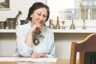 Aicinām uz tikšanos ar rakstnieci Māru Svīri