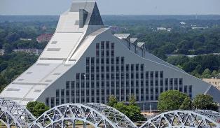 GAISMAS PILS atklāšana