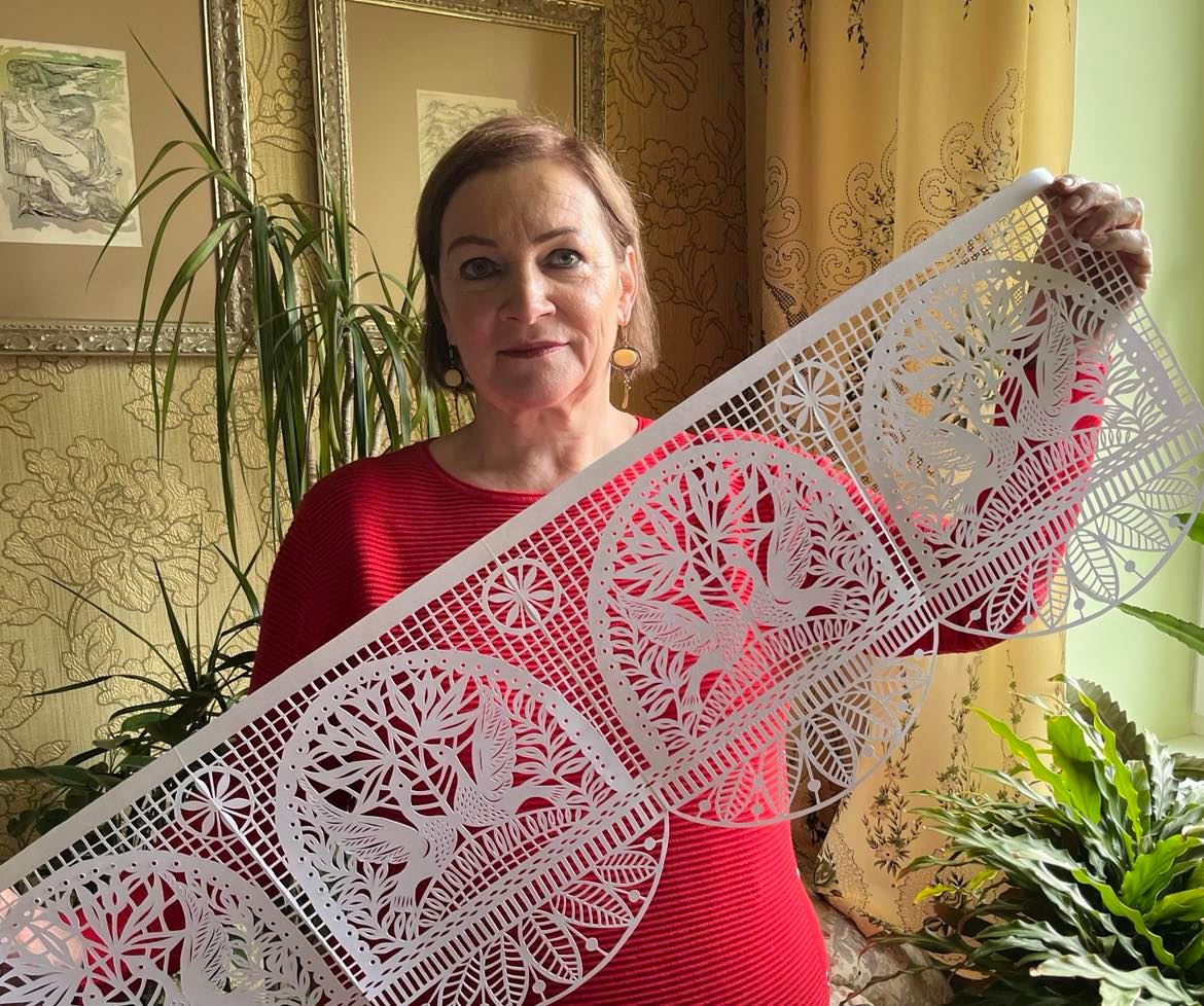 Jelgavas Pilsētas bibliotēkā decembrī papīra izgriezumu izstāde un meistarklase