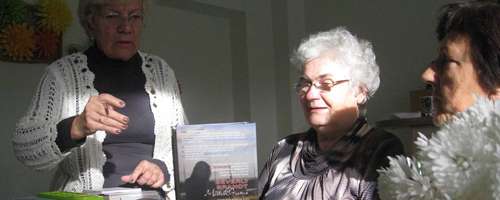 Miezītes bibliotēka dodas uz Pensionāru biedrību