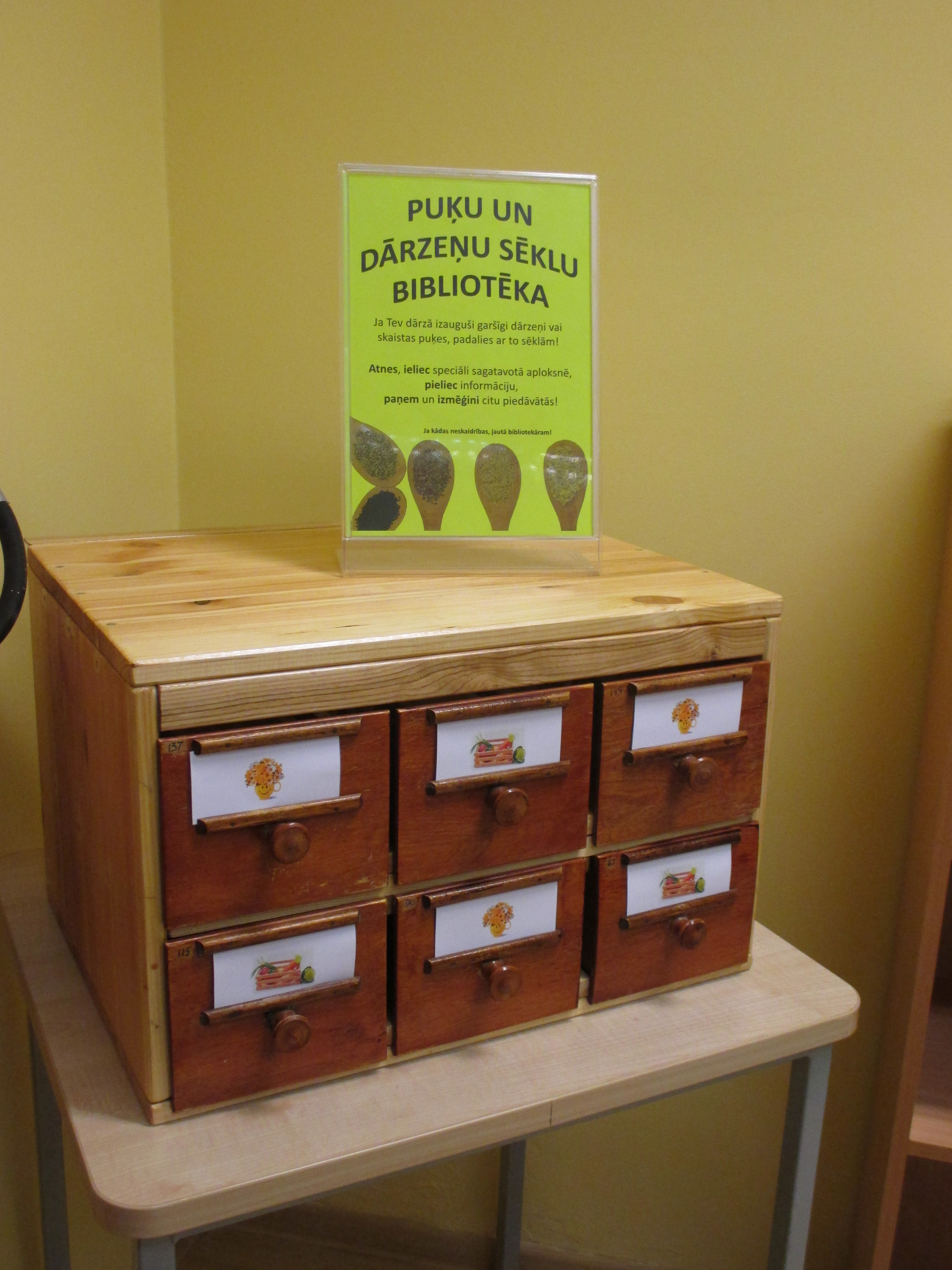 Puķu un dārzeņu sēklu bibliotēka Jelgavas pilsētas bibliotēkā