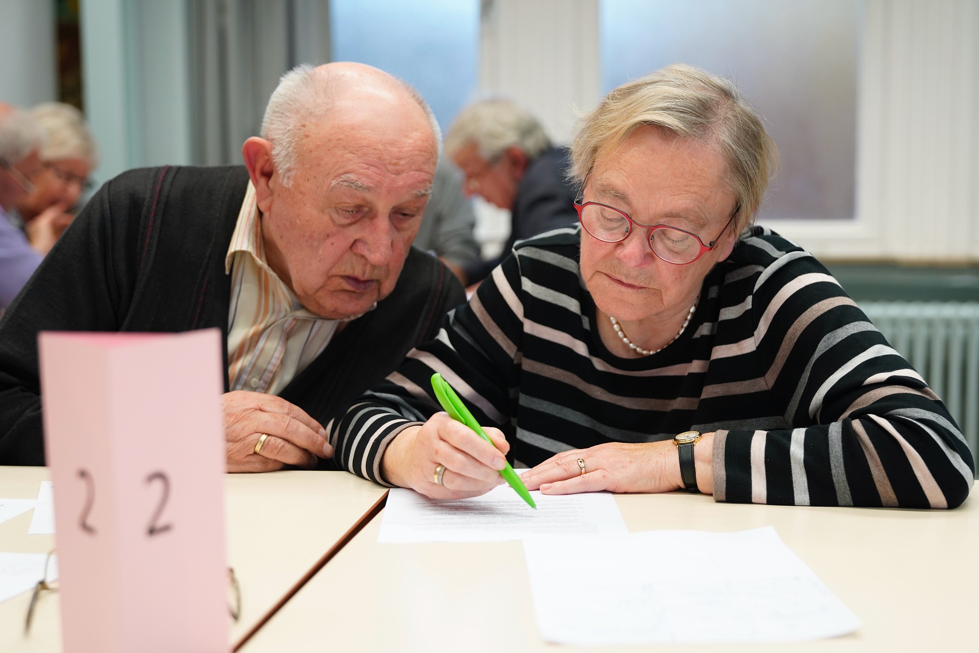 Seniori tiek aicināti piedalīties aptaujā par kiberdrošību, elektroniskā paraksta lietošanu un citiem jautājumiem