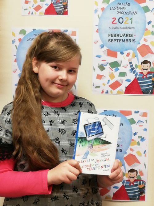 Skaļās lasīšanas sacensību reģionālajā finālā debitē Katrīna Beroza no Vilces pamatskolas