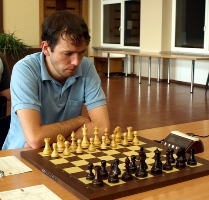 Spēlē šahu ar starptautisko lielmeistaru