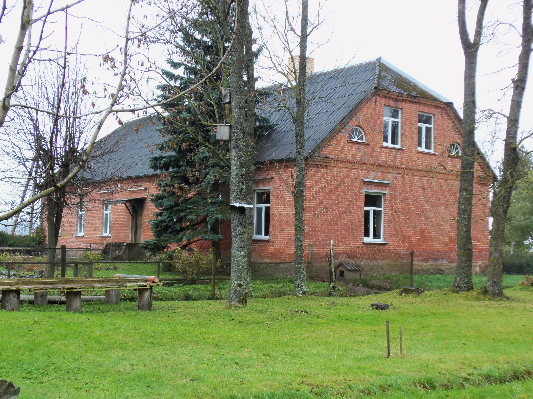 Ūziņu vēstures apkopojums