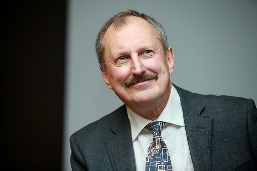 Aicinām uz tikšanos ar rakstnieku Aivaru Kļavi!