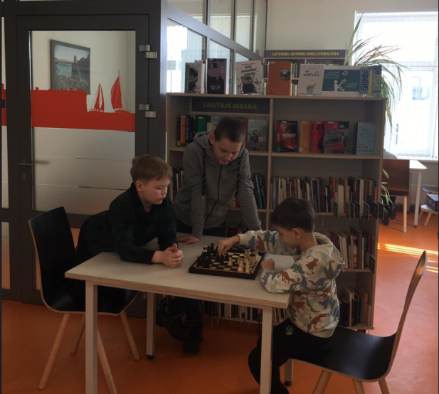 Bibliotēka “Zinītis” sestdienās aicina uz šaha turnīriem