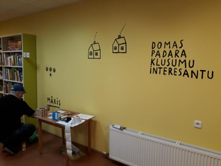 Īsteni cilvēcīgais garīgums Pārlielupes bibliotēkas sienu gleznojumos