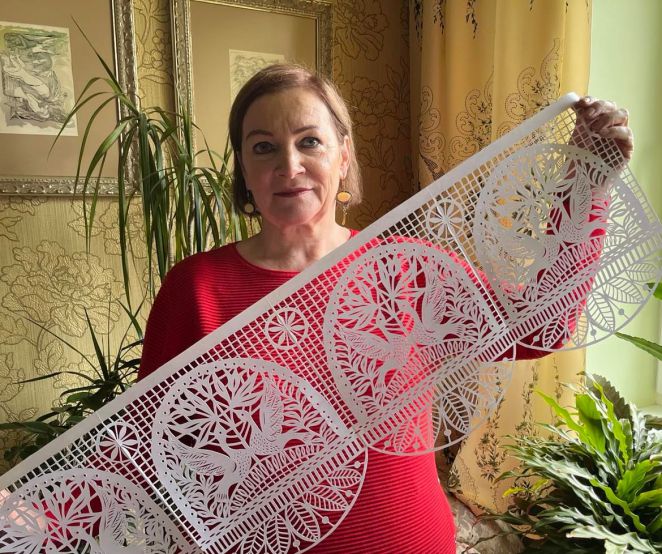 Jelgavas Pilsētas bibliotēkā decembrī papīra izgriezumu izstāde un meistarklase