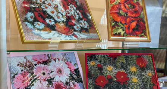 Maijas Strazdas gleznu izstāde Diamond Painting tehnikā