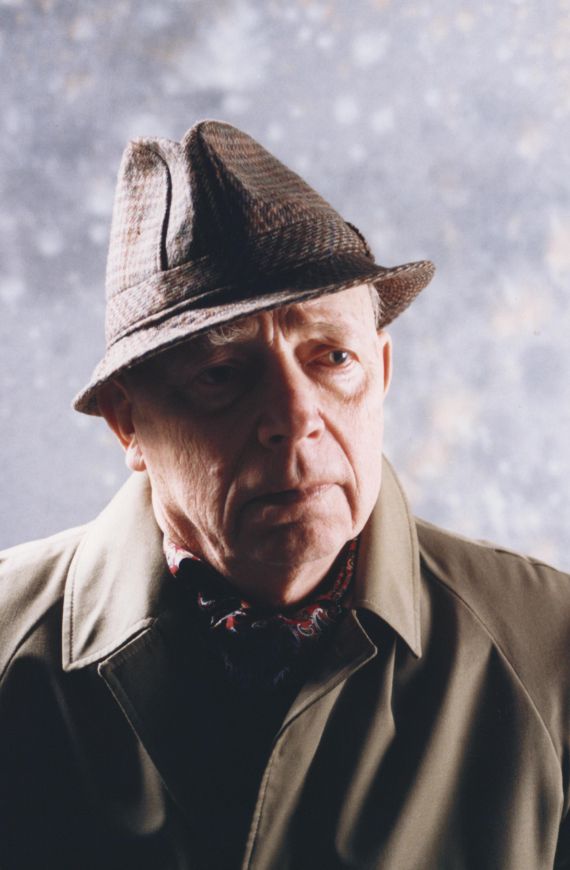 Rakstniekam Gunaram Janovskim 100