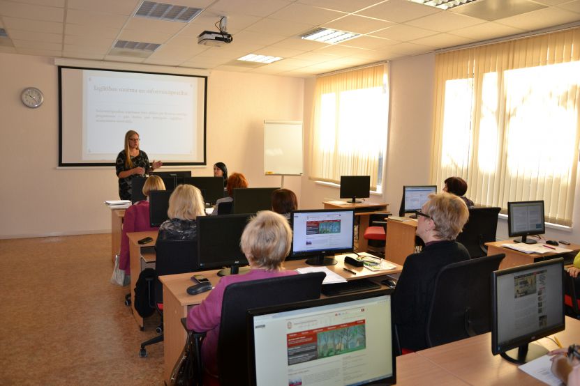 Skolotāji un skolu bibliotekāri pilnveido zināšanas  informācijas resursu izmantošanā 