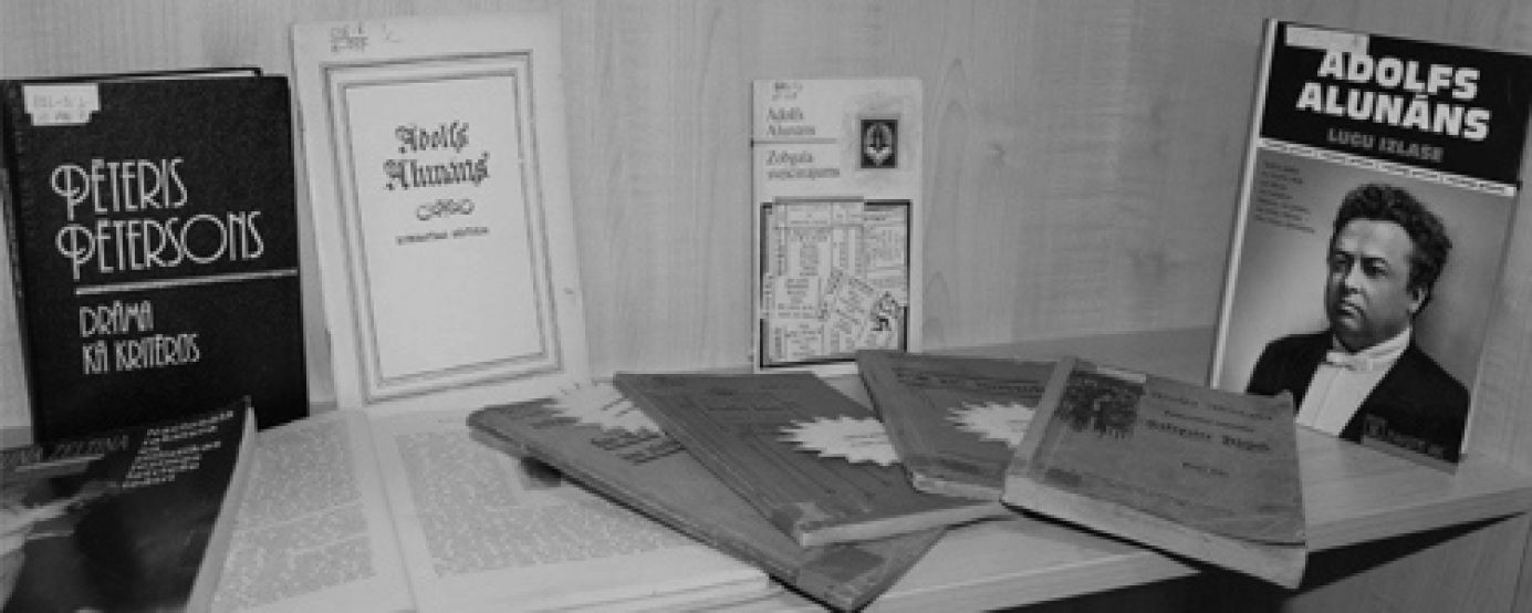 Vēsturiski notikumi un vērtīgi padomi bibliotēkas grāmatās
