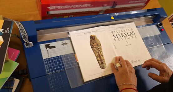 “Zinītī” un Pārlielupes bibliotēkā par maksu var apvākot grāmatas