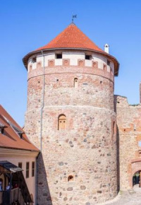 Latvijas viduslaiku pilis