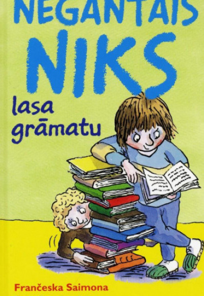 Negantais Niks lasa grāmatu
